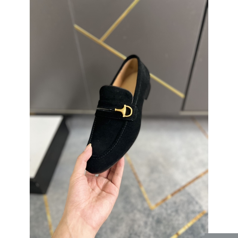 G*u*i leather shoes